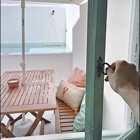 Villa White Patio *